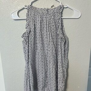 Old Navy Women's Sleeveless Geometric Top - Black and White